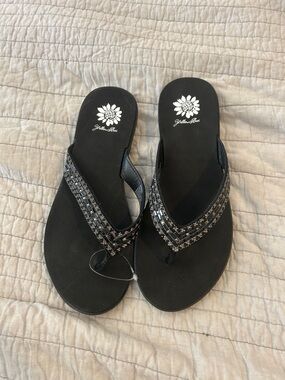 Yellow Box Black Beaded Thong Sandals size 8.5